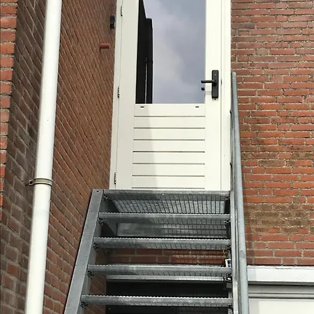 Voormalig Politiebureau Gebruik Welnesstuin Tegen Betaling * Ouddorp